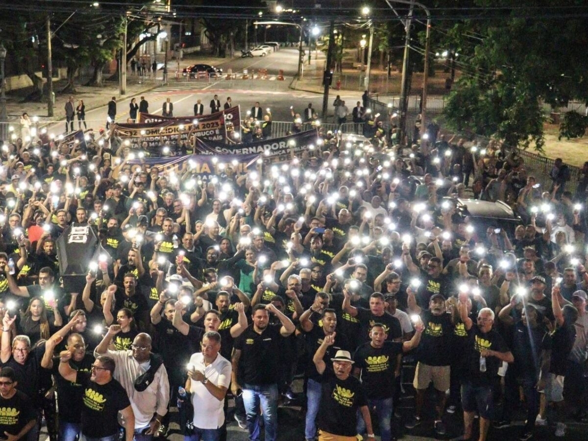 Em encontro realizado na noite desta terça-feira (06), policiais civis de Pernambuco decidiram pela paralisação partir da meia-noite desta sexta-feira (9). O movimento não chegou a um acordo com o Governo do Estado.